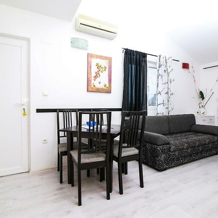 Apartments Alma Подгора Екстериор снимка