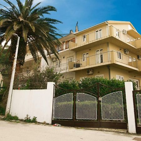 Apartments Alma Подгора Екстериор снимка