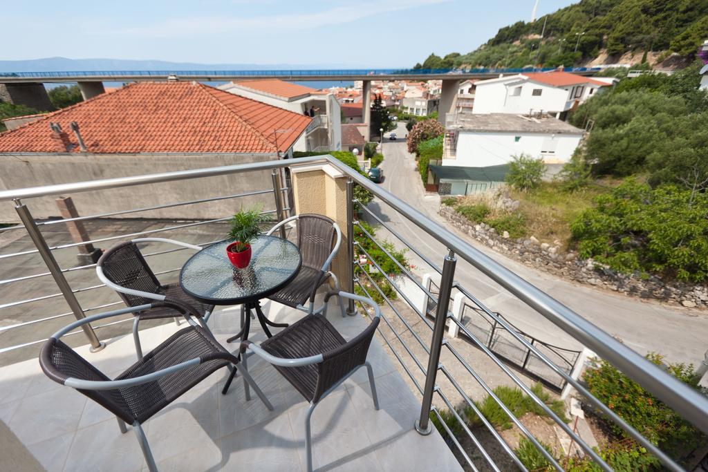 Apartments Alma Подгора Екстериор снимка