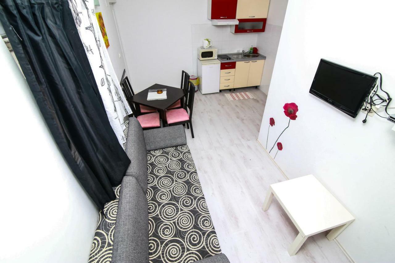 Apartments Alma Подгора Екстериор снимка