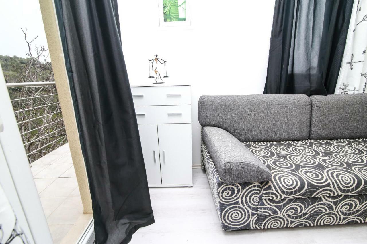 Apartments Alma Подгора Екстериор снимка