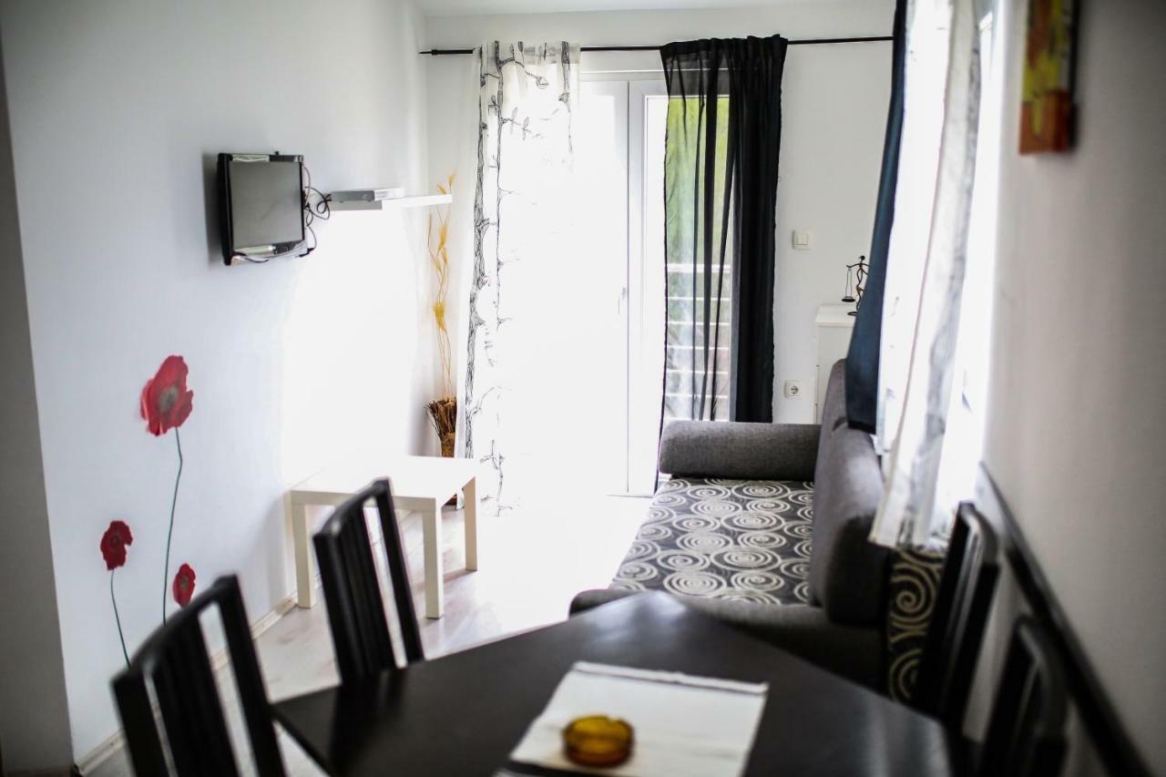 Apartments Alma Подгора Екстериор снимка