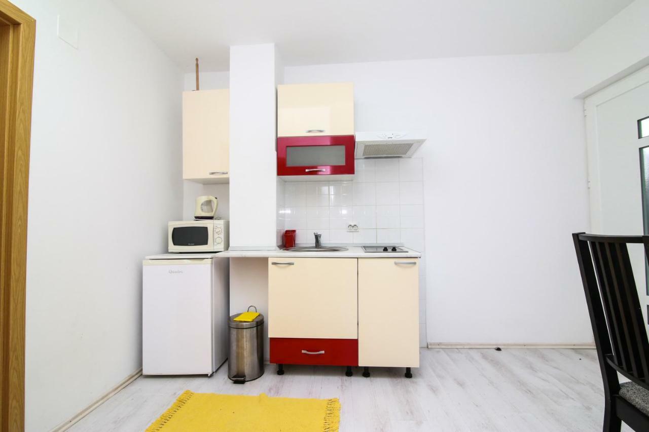 Apartments Alma Подгора Екстериор снимка