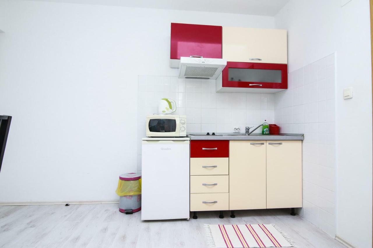 Apartments Alma Подгора Екстериор снимка