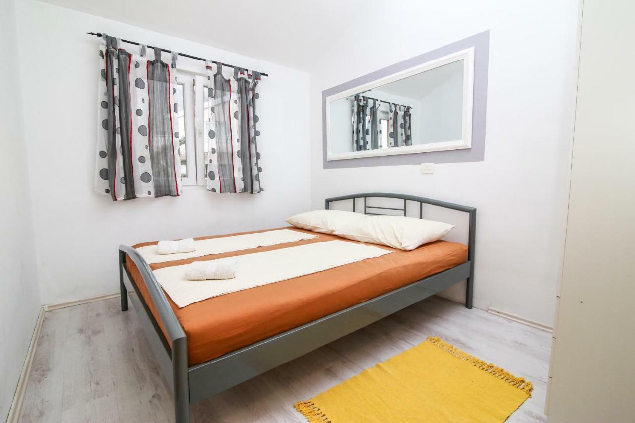 Apartments Alma Подгора Екстериор снимка