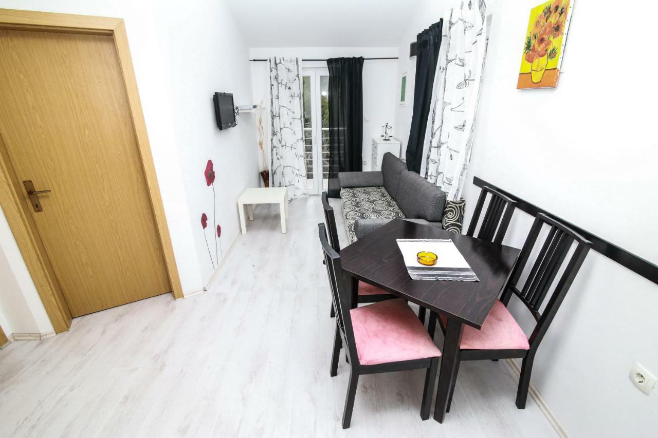 Apartments Alma Подгора Екстериор снимка