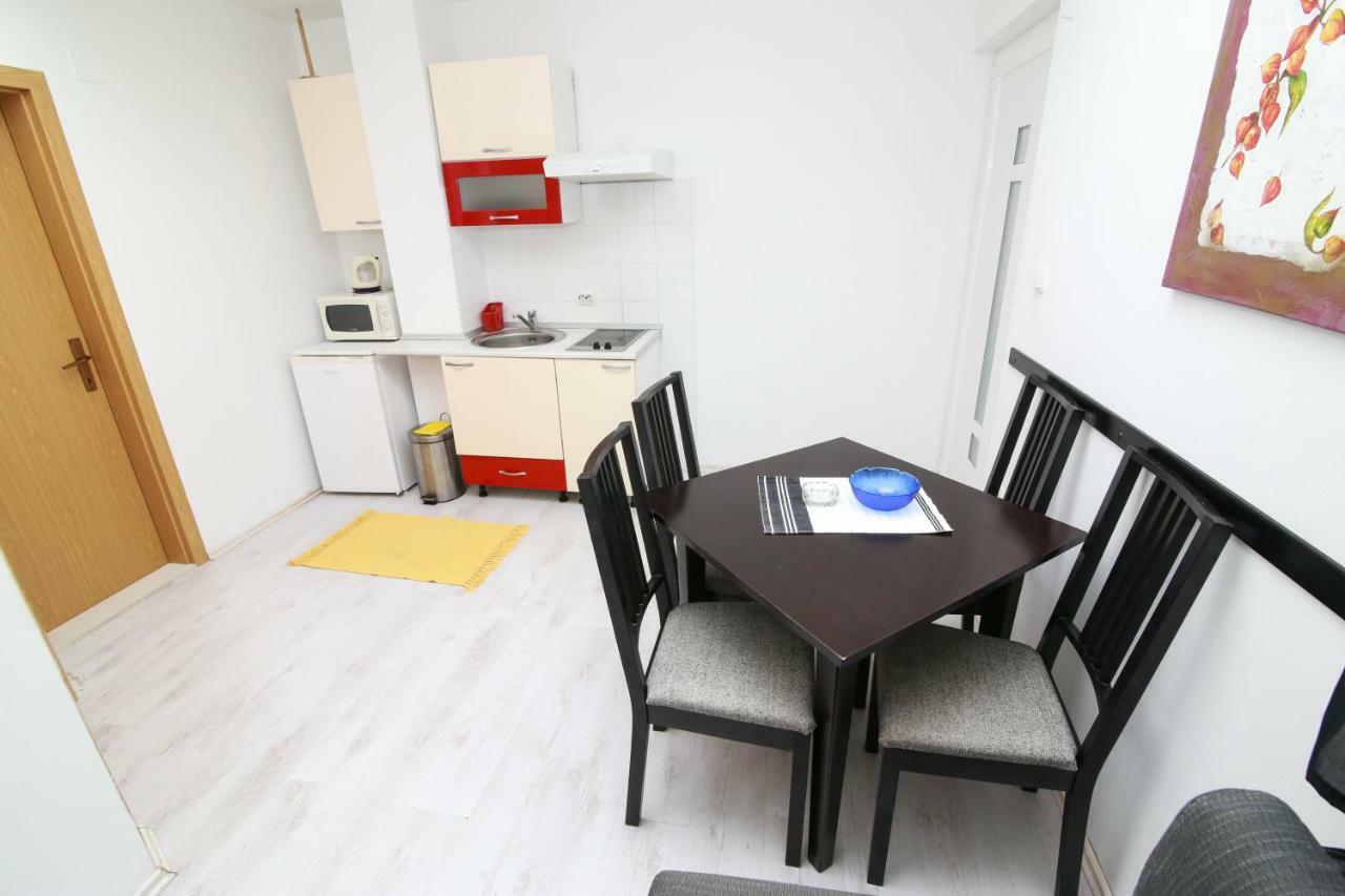 Apartments Alma Подгора Екстериор снимка
