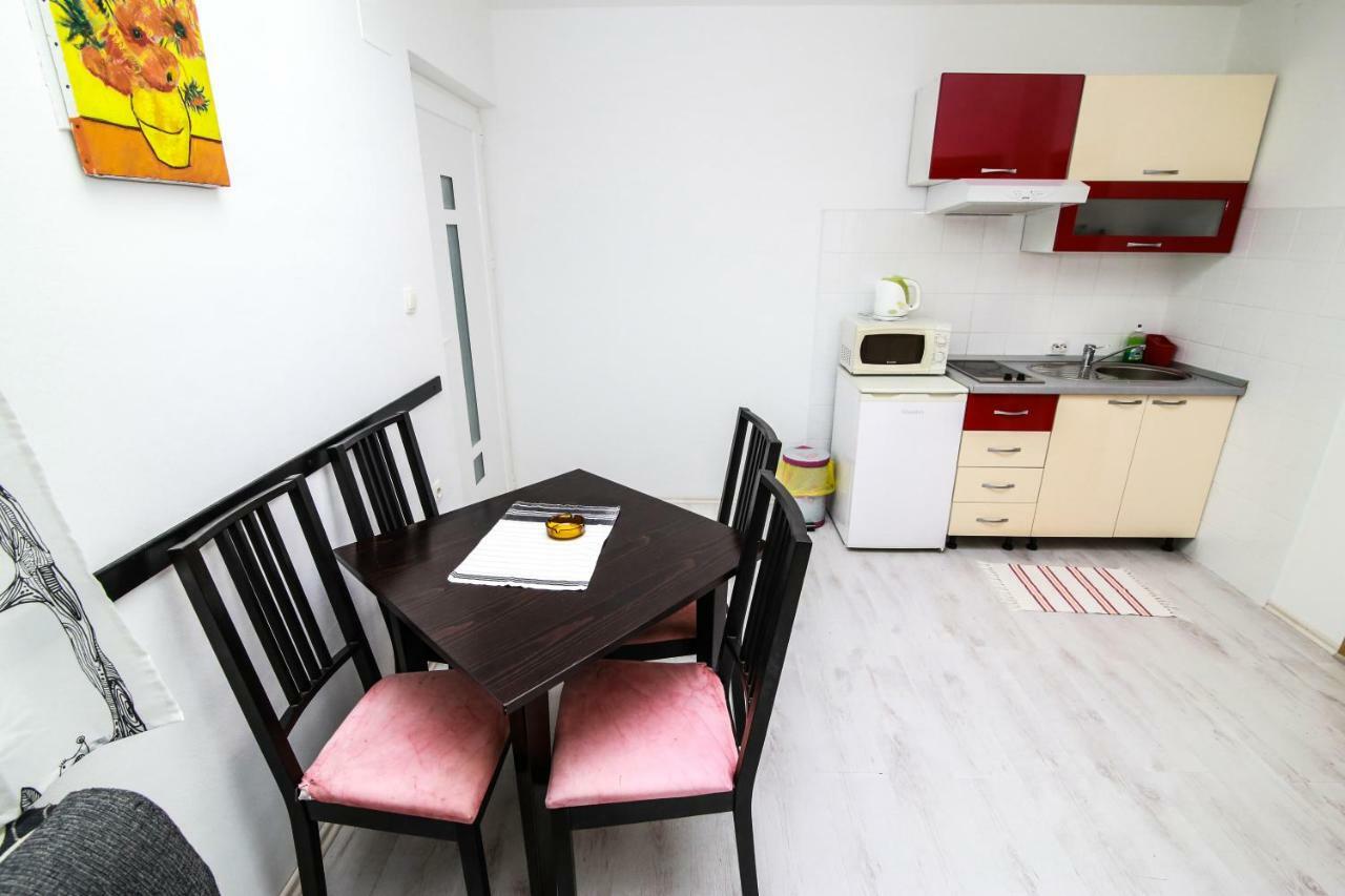 Apartments Alma Подгора Екстериор снимка
